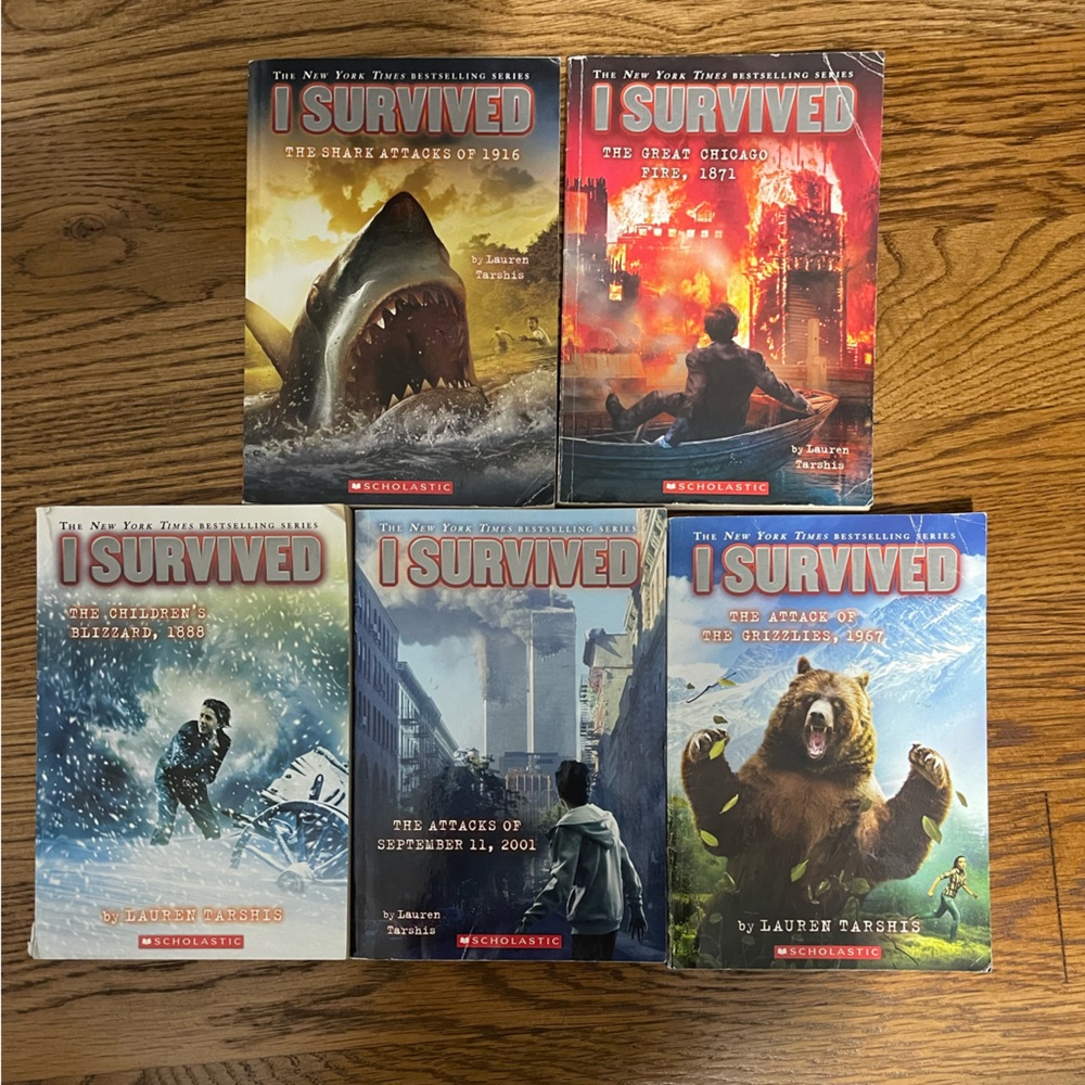 🔴50% off 🔴 Bundle of 5 I survived books by Lauren Tarshis